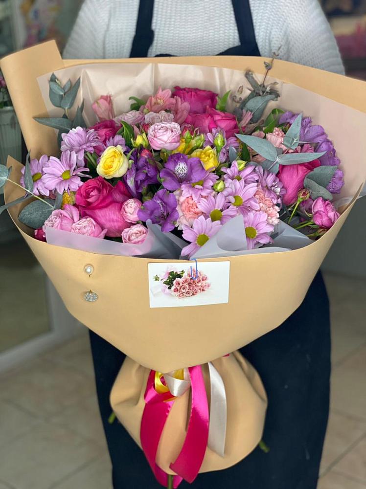 Букет цветов из: Хризантемы, Гвоздики и Альстромерии в Шагонаре