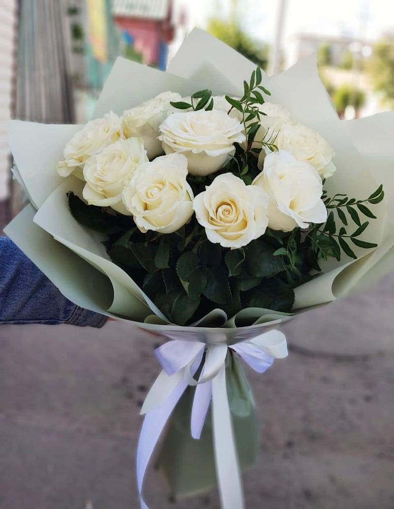 Букет Белые розы Проуд в Шагонаре