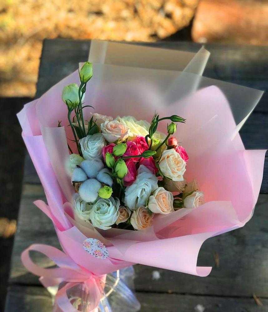 Букет цветов из: Розы и Лизиантусы в Шагонаре