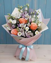 Букет цветов из:  Лизиантусы, Розы, Альстромерии и Гипсофила в Шагонаре