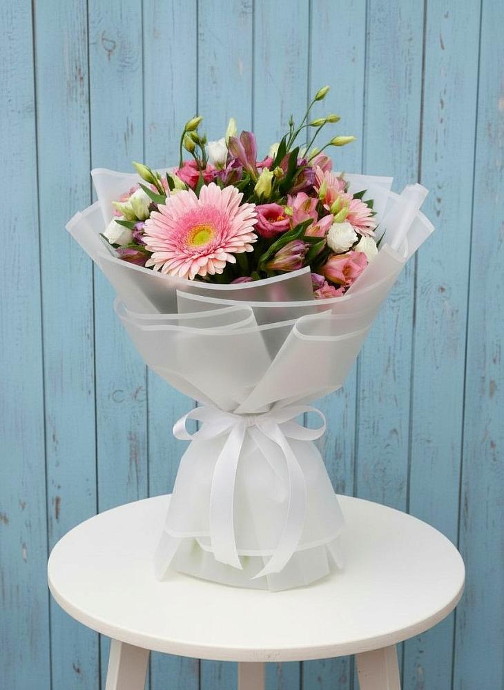 Букет цветов из: Герберы, Альстромерии и Лизиантусы в Шагонаре