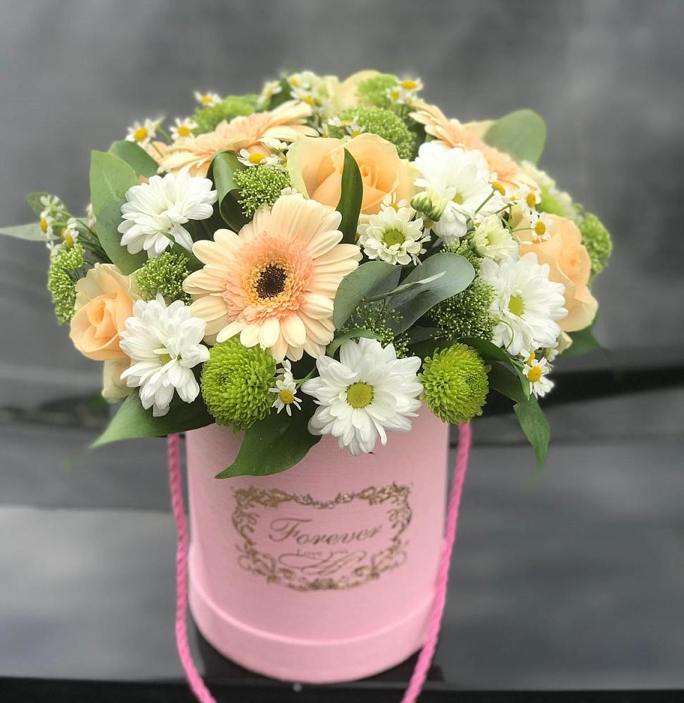 Цветочная композиция из Розы, Герберы и Хризантемы в шляпной коробке в Шагонаре