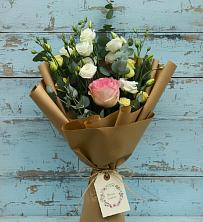 Букет цветов из:  Розы и Лизиантусы в Шагонаре