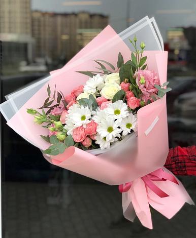 Букет цветов из: Розы, Лизиантусы и Хризантемы в Шагонаре